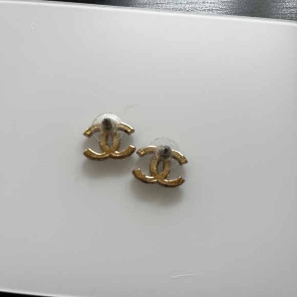 Chanel CC Logo earrings gold - Picture 4 of 4